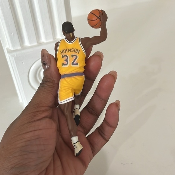 EUC Hallmark Magic Johnson 1997 Ornament & Trading Card - Picture 5 of 10